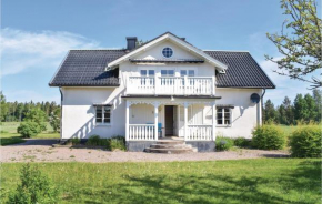 Two-Bedroom Holiday Home in Sodra Vi in Södra Vi